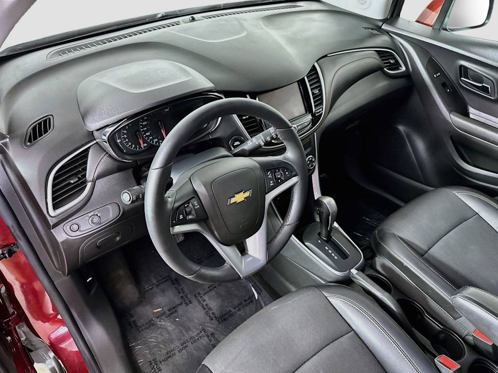 Thumbnail: 2021 Chevrolet Trax - 2