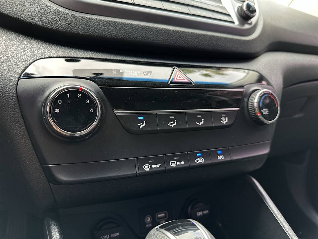 Thumbnail: 2016 Hyundai Tucson - 17