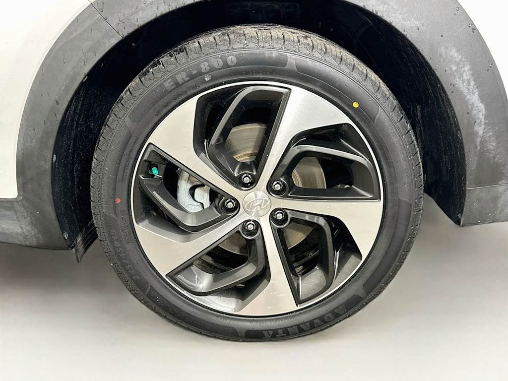Thumbnail: 2017 Hyundai Tucson - 8