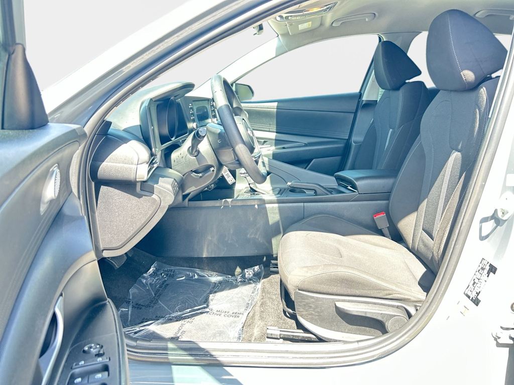 Thumbnail: 2021 Hyundai Elantra - 8