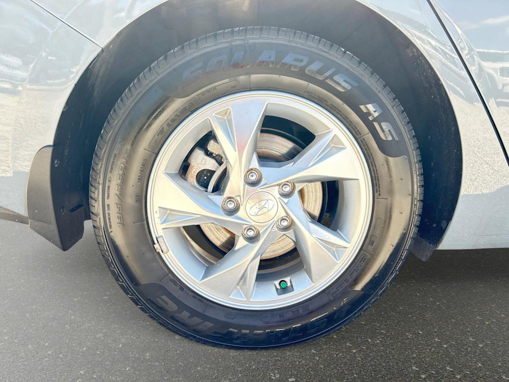 Thumbnail: 2021 Hyundai Elantra - 6