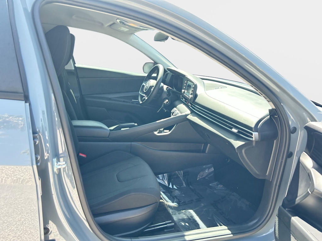 Thumbnail: 2021 Hyundai Elantra - 9