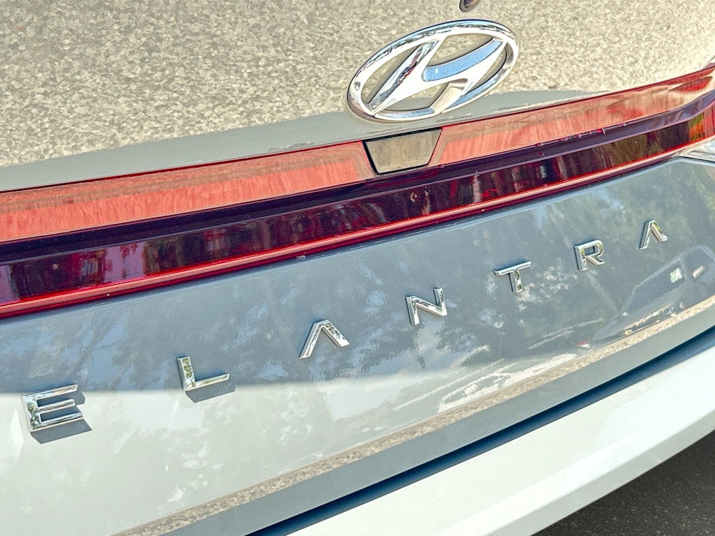 Thumbnail: 2021 Hyundai Elantra - 17