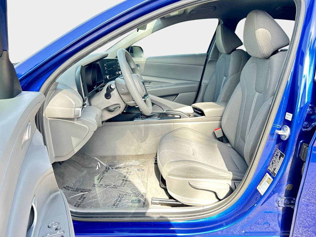Thumbnail: 2023 Hyundai Elantra - 9
