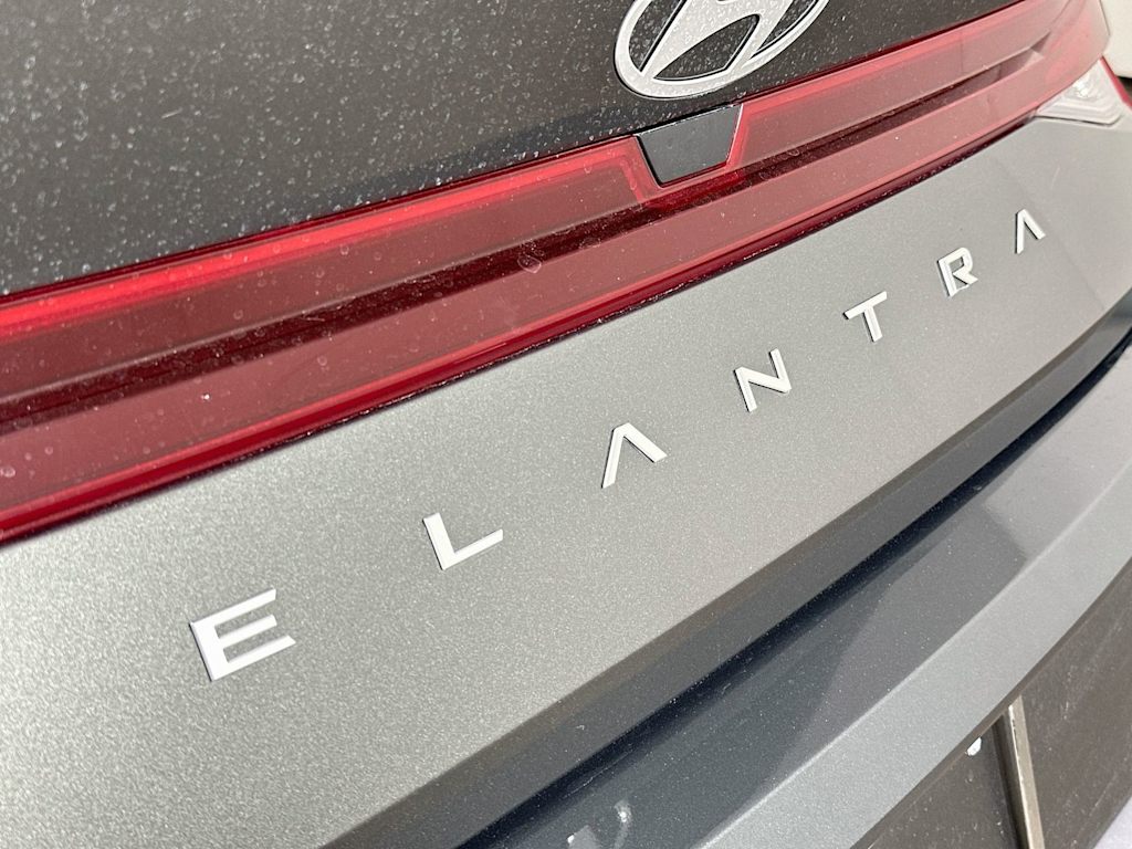 Thumbnail: 2025 Hyundai Elantra - 20