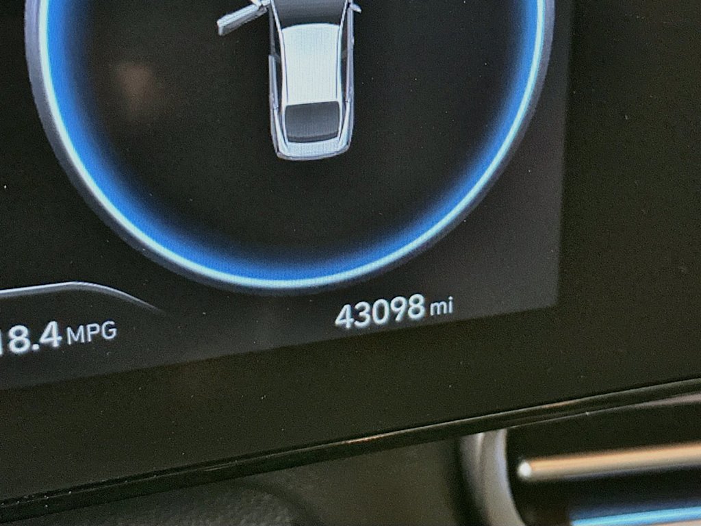 Thumbnail: 2023 Hyundai Elantra - 17