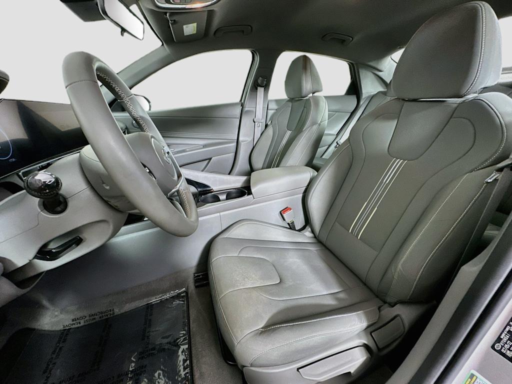 Thumbnail: 2023 Hyundai Elantra - 10