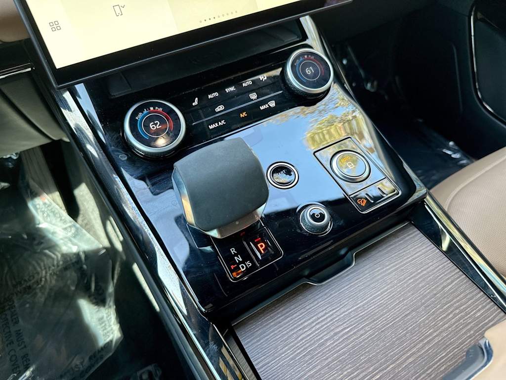 Thumbnail: 2023 Land Rover Range Rover Sport - 13