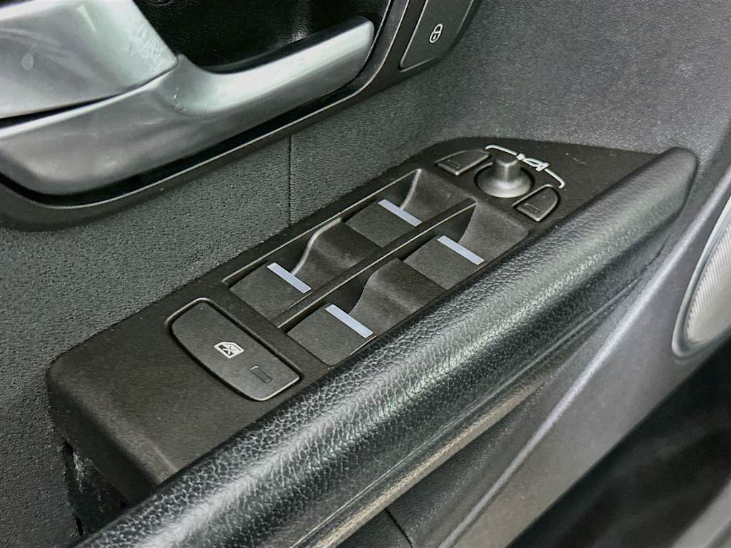 Thumbnail: 2015 Land Rover Range Rover Evoque - 30
