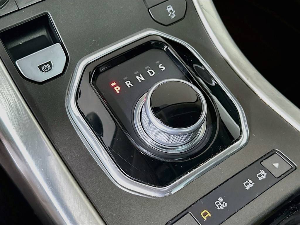 Thumbnail: 2015 Land Rover Range Rover Evoque - 16