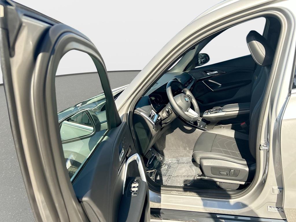 Thumbnail: 2025 BMW X1 - 18