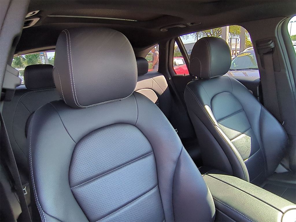 2019 Mercedes-Benz GLC 300 10