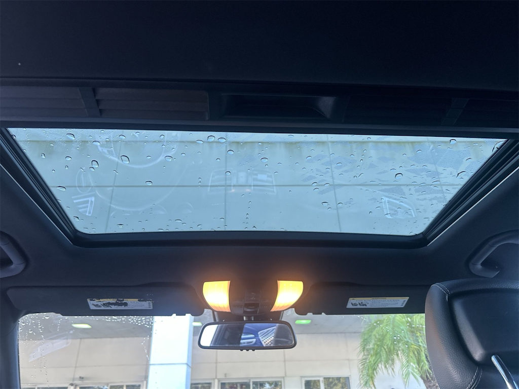 Thumbnail: 2016 Mercedes-Benz E-Class - 23