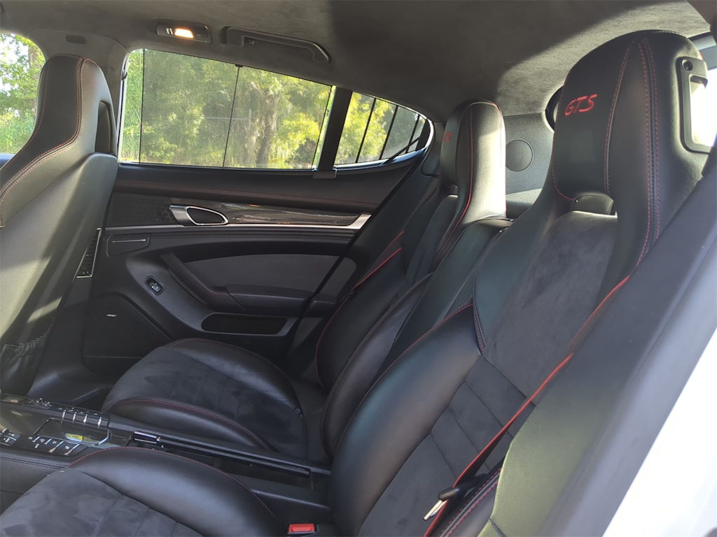 Thumbnail: 2016 Porsche Panamera - 11