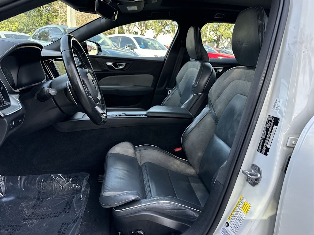 Thumbnail: 2020 Volvo V60 - 12