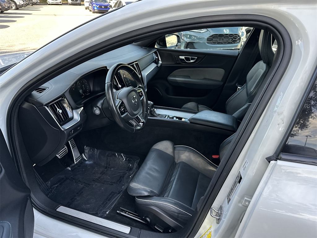 Thumbnail: 2020 Volvo V60 - 11