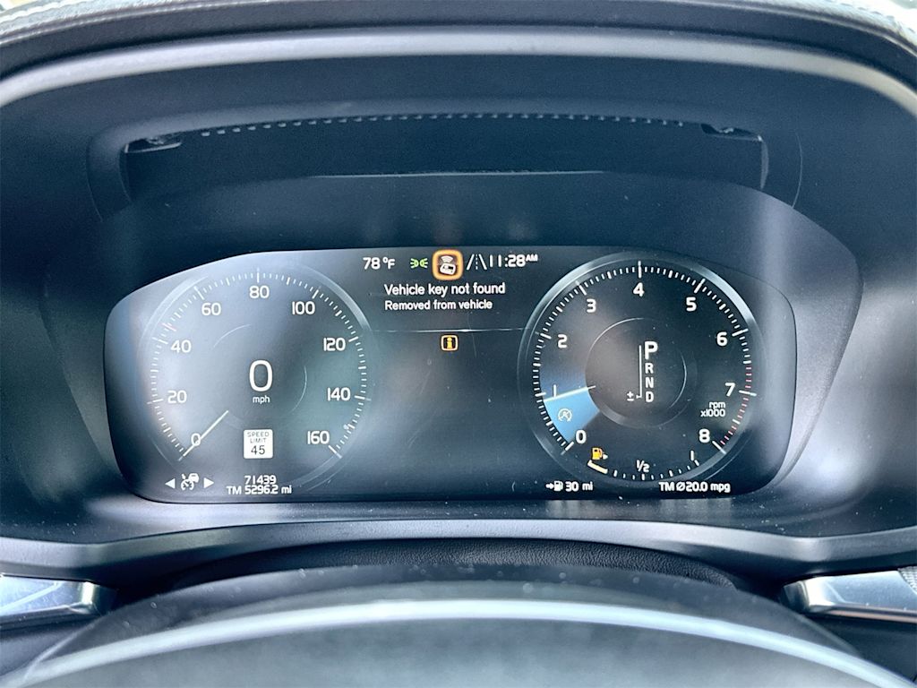 Thumbnail: 2020 Volvo V60 - 16