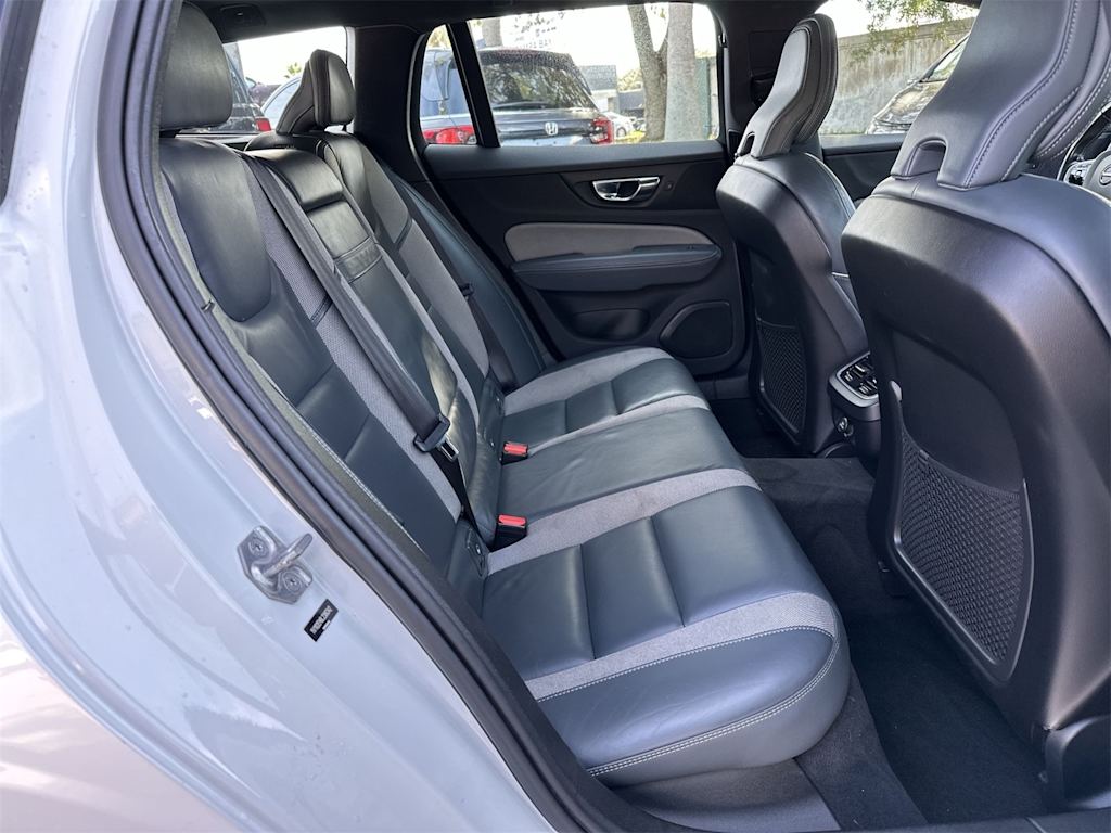 Thumbnail: 2020 Volvo V60 - 19