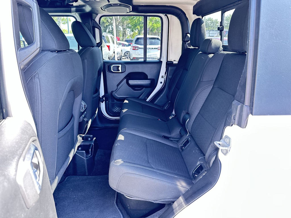 Thumbnail: 2020 Jeep Gladiator - 19