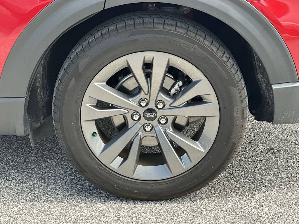 Thumbnail: 2021 Ford Explorer - 7