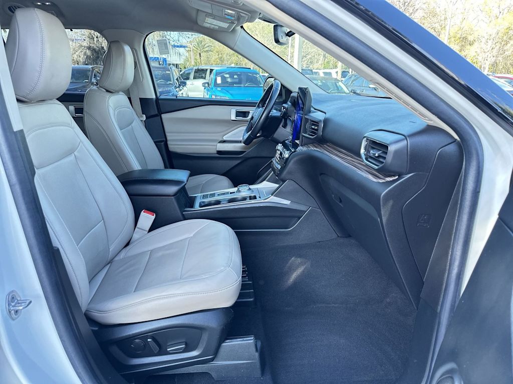 Thumbnail: 2023 Ford Explorer - 10