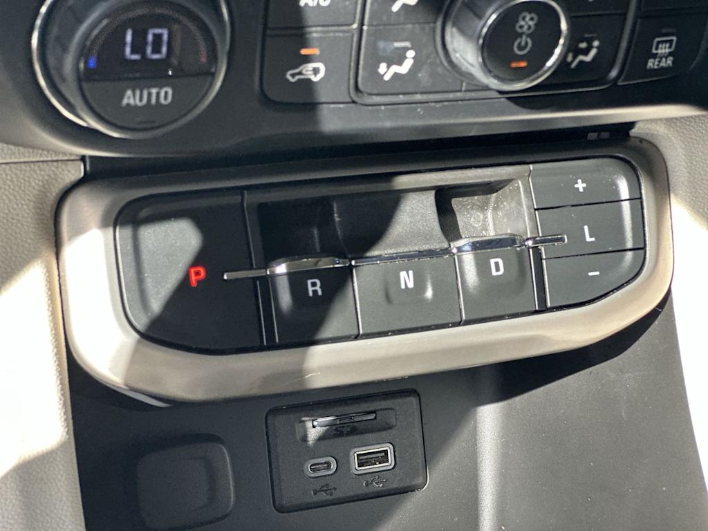 Thumbnail: 2021 GMC Acadia - 22