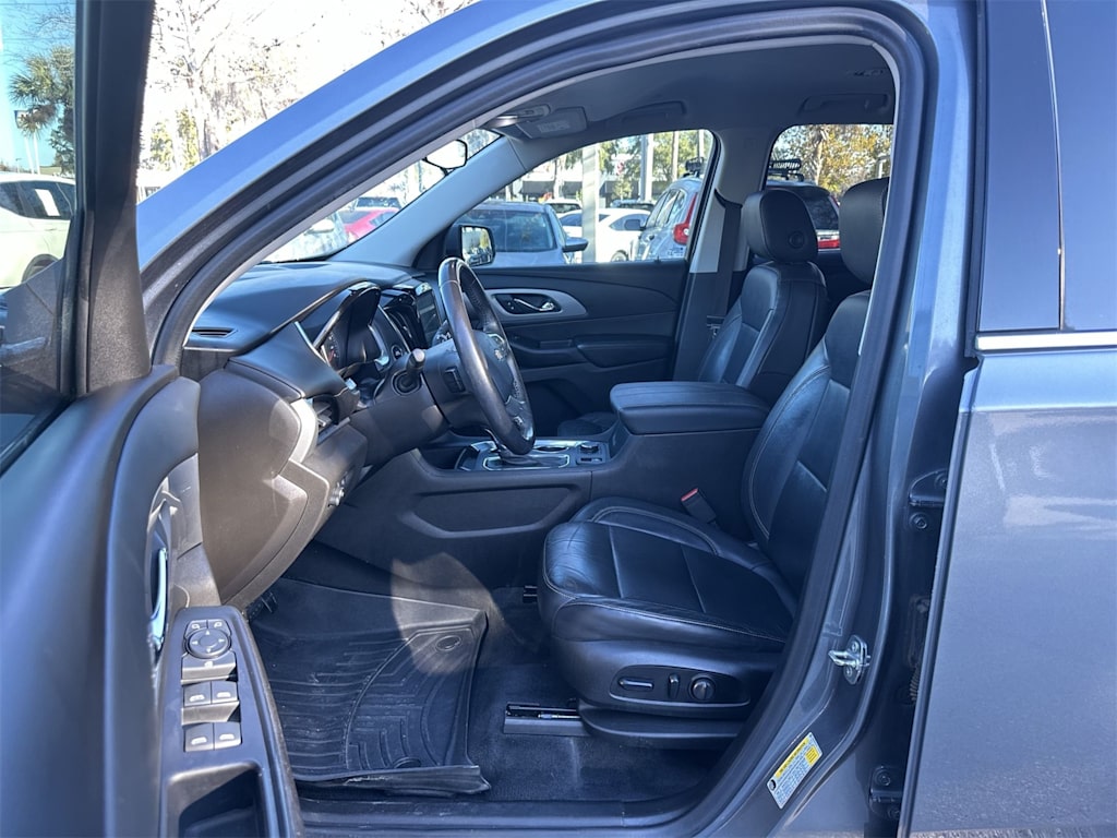 Thumbnail: 2020 Chevrolet Traverse - 15