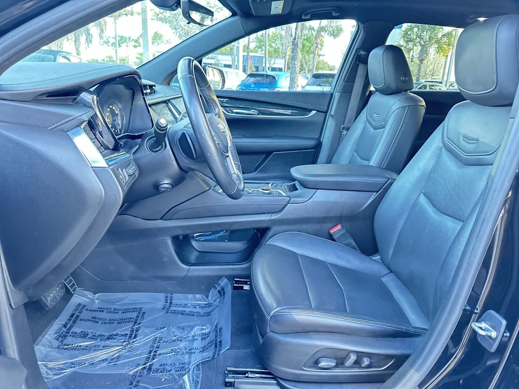 Thumbnail: 2021 Cadillac XT5 - 8
