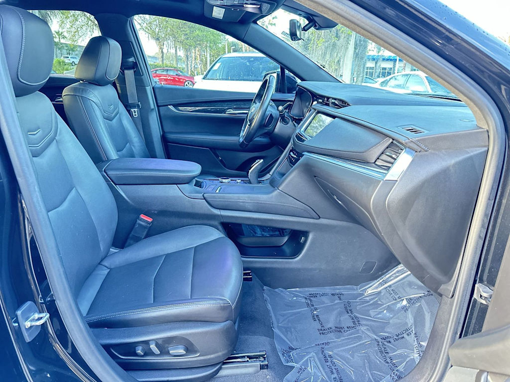Thumbnail: 2021 Cadillac XT5 - 9