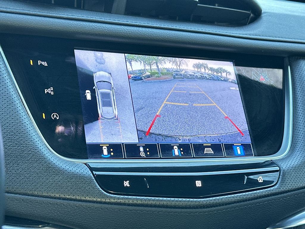 Thumbnail: 2021 Cadillac XT5 - 11