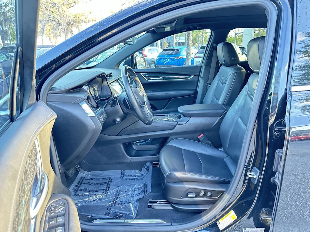 Thumbnail: 2021 Cadillac XT5 - 10