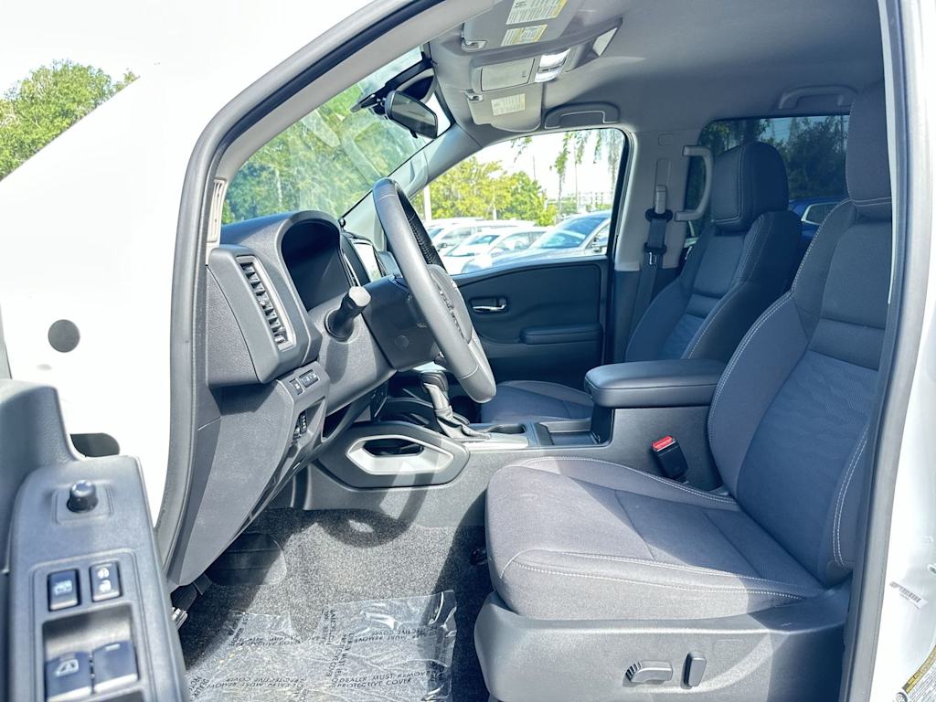 Thumbnail: 2024 Nissan Frontier - 10