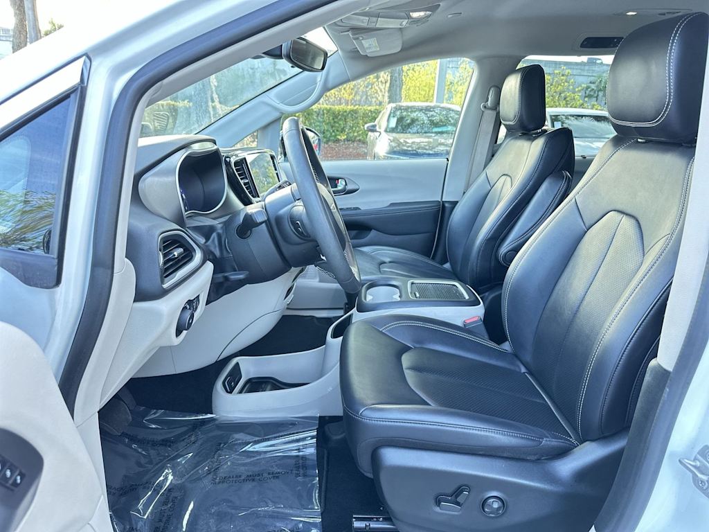 Thumbnail: 2024 Chrysler Pacifica - 9
