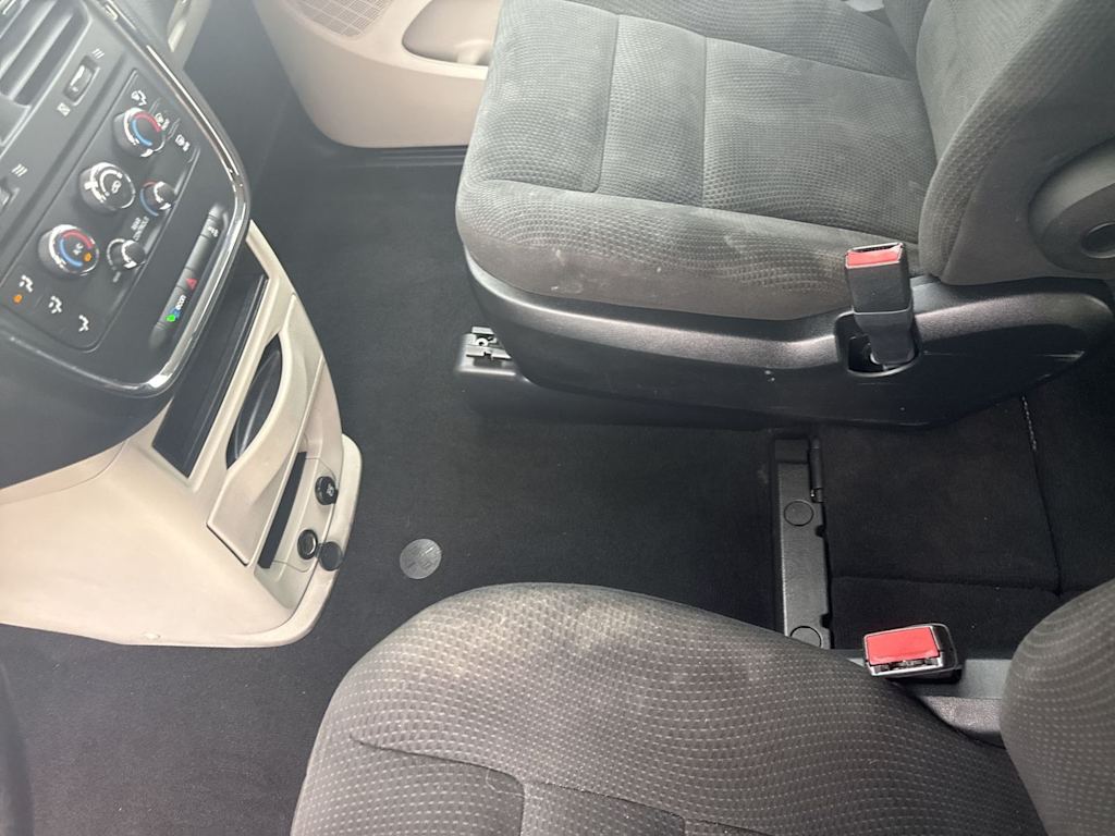 Thumbnail: 2017 Dodge Grand Caravan - 21