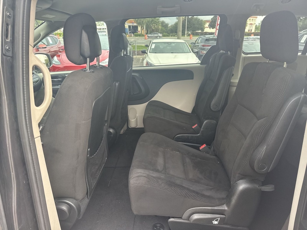 Thumbnail: 2017 Dodge Grand Caravan - 18