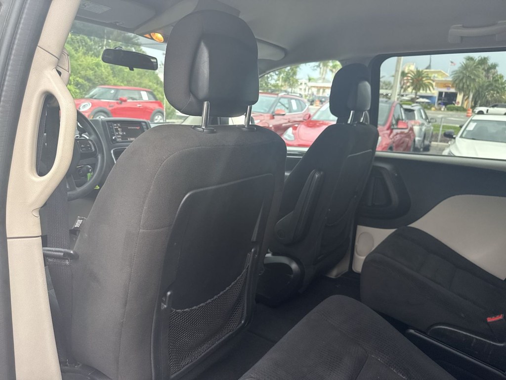 Thumbnail: 2017 Dodge Grand Caravan - 10