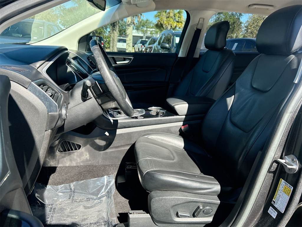 2018 Ford Edge Titanium 11