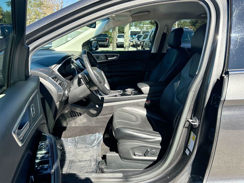 2018 Ford Edge Titanium 10