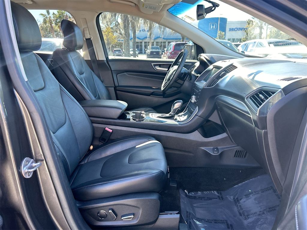 2018 Ford Edge Titanium 24