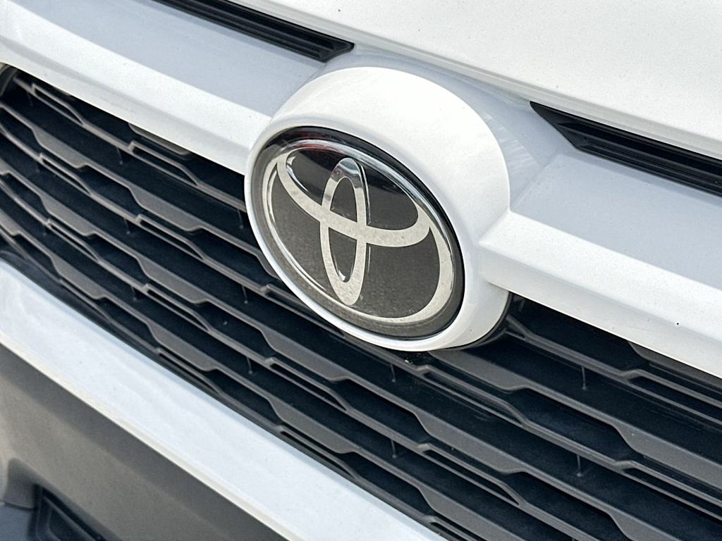 Thumbnail: 2020 Toyota RAV4 - 7