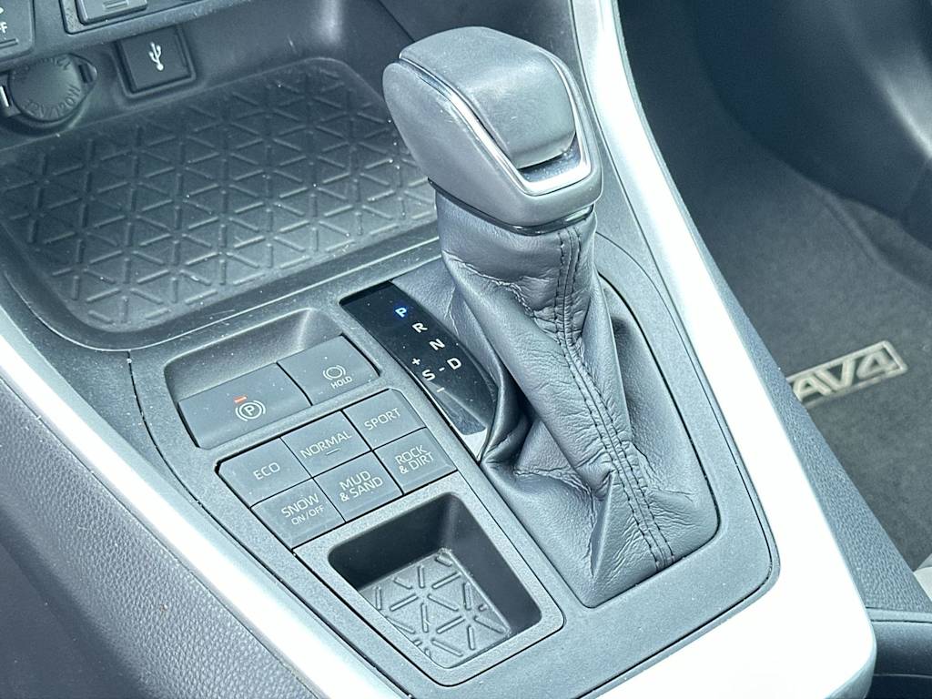 Thumbnail: 2020 Toyota RAV4 - 13