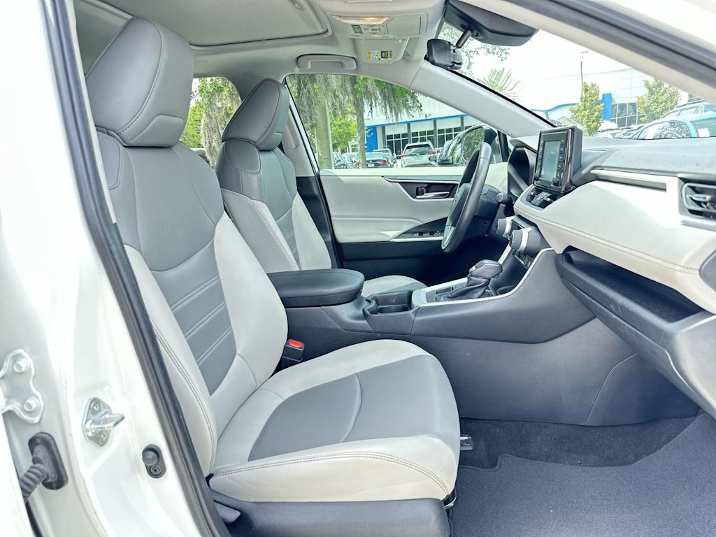 Thumbnail: 2020 Toyota RAV4 - 22