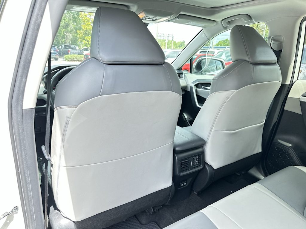 Thumbnail: 2020 Toyota RAV4 - 11