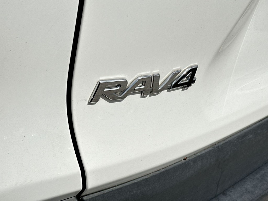 Thumbnail: 2020 Toyota RAV4 - 19