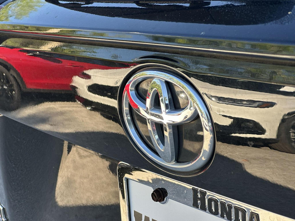 Thumbnail: 2021 Toyota RAV4 - 7