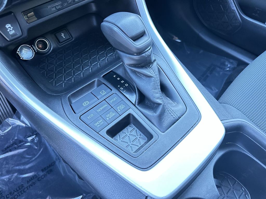 Thumbnail: 2021 Toyota RAV4 - 13