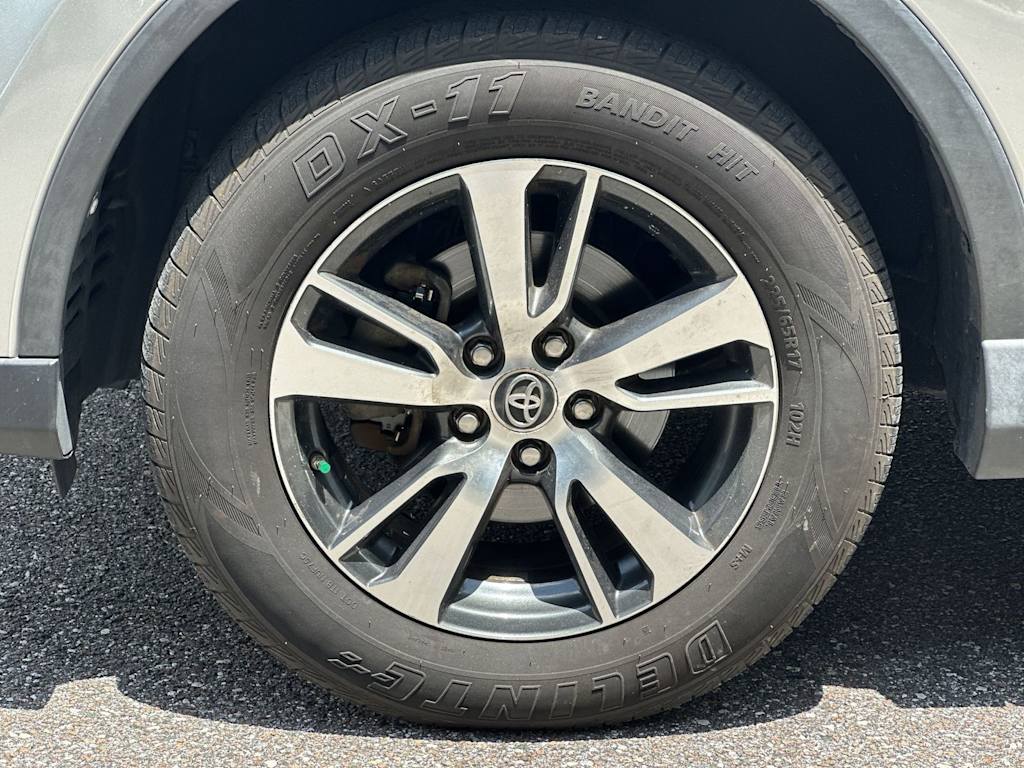 Thumbnail: 2018 Toyota RAV4 - 8