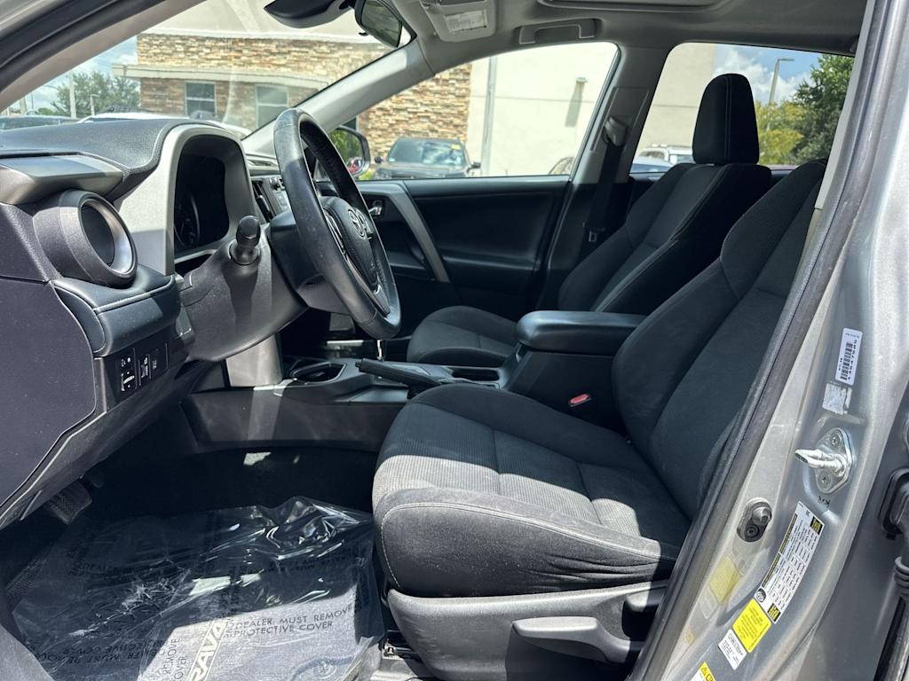 Thumbnail: 2018 Toyota RAV4 - 10