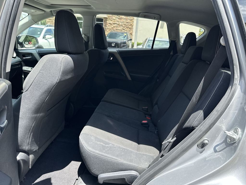 Thumbnail: 2018 Toyota RAV4 - 19