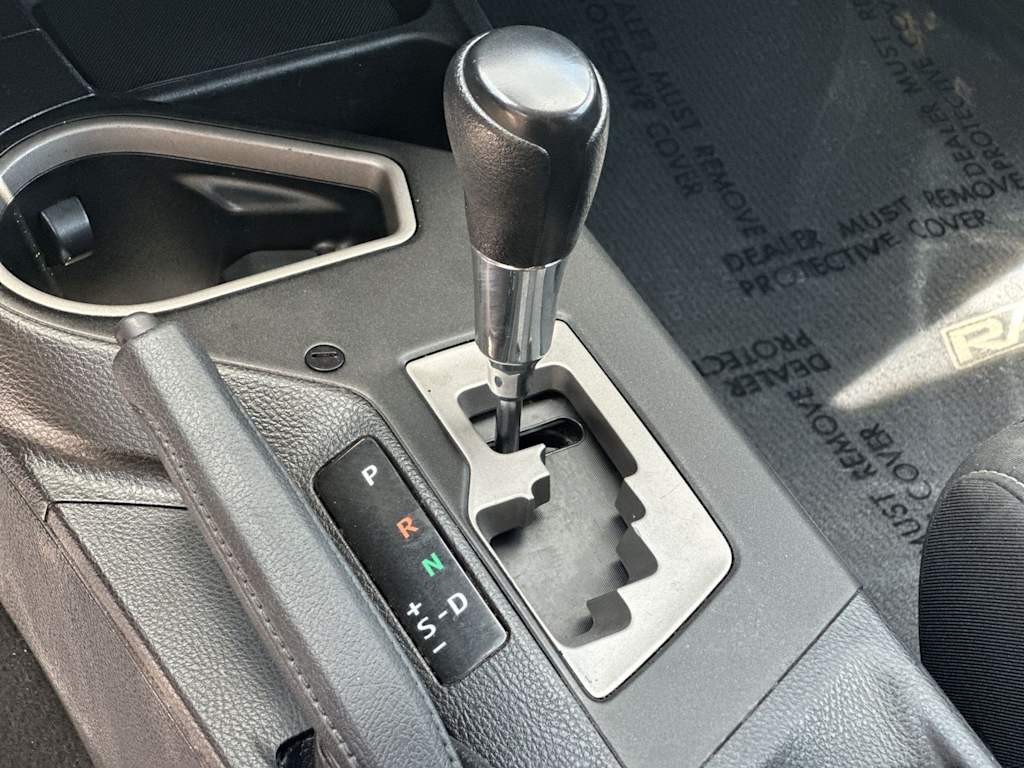Thumbnail: 2018 Toyota RAV4 - 22